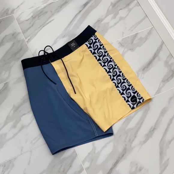 vissla rvca surf bathing swim boardshort trunks in 28 waist bundle or individual - Picture 1 of 10